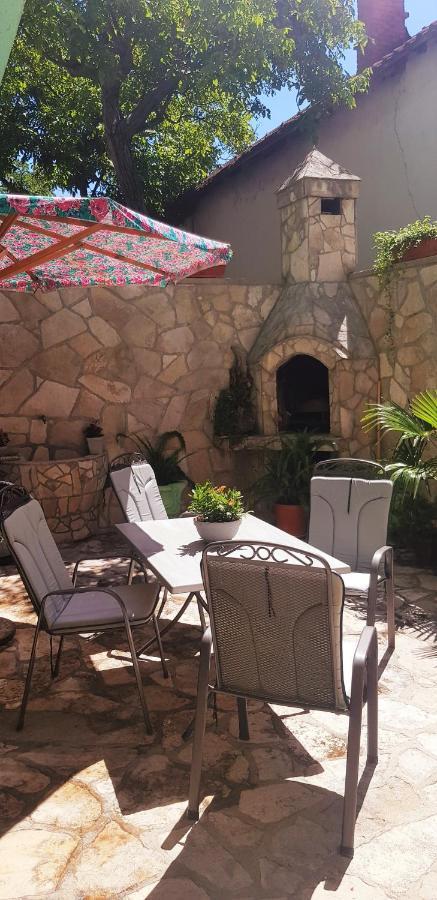 Sun'S Ray Apartment موستار المظهر الخارجي الصورة
